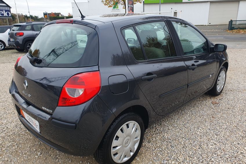 Renault Clio 3 Renault Clio 3 1,4 98ch